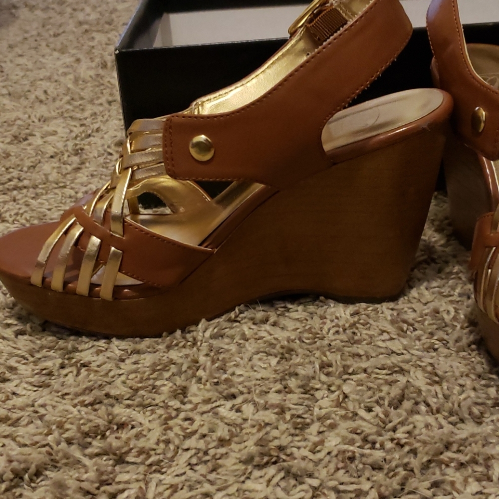 Wedges - Picture 2 of 5